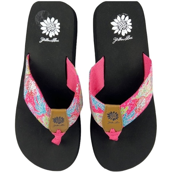 Yellow Box - *Last One* ‘Beach & Sequins’ Flip Flops. SZ:8.5 NWT. Firm No Offers - Picture 1 of 4